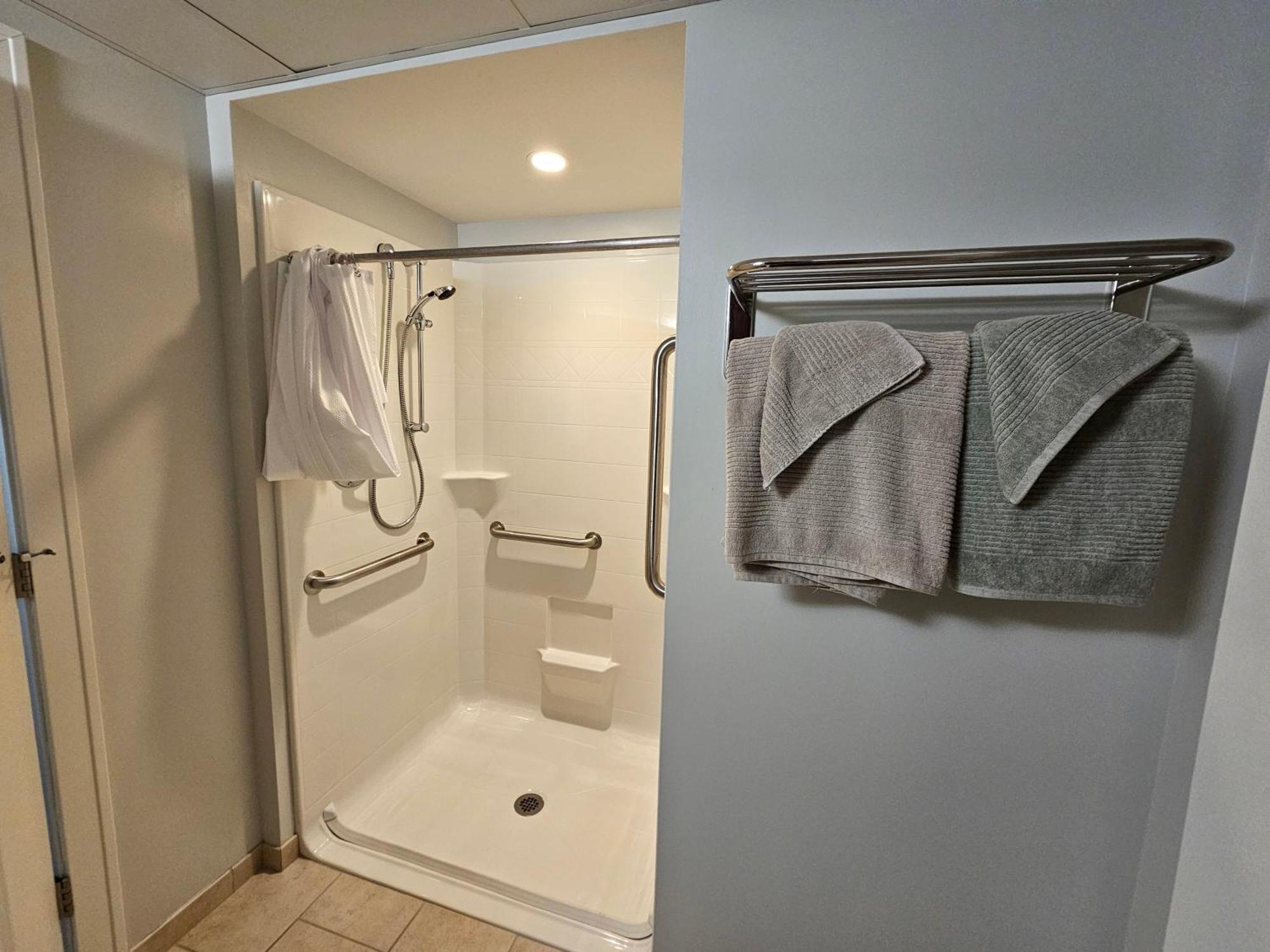 Cozy King Bed Stay At The Historic Inman - 201 Champaign Extérieur photo