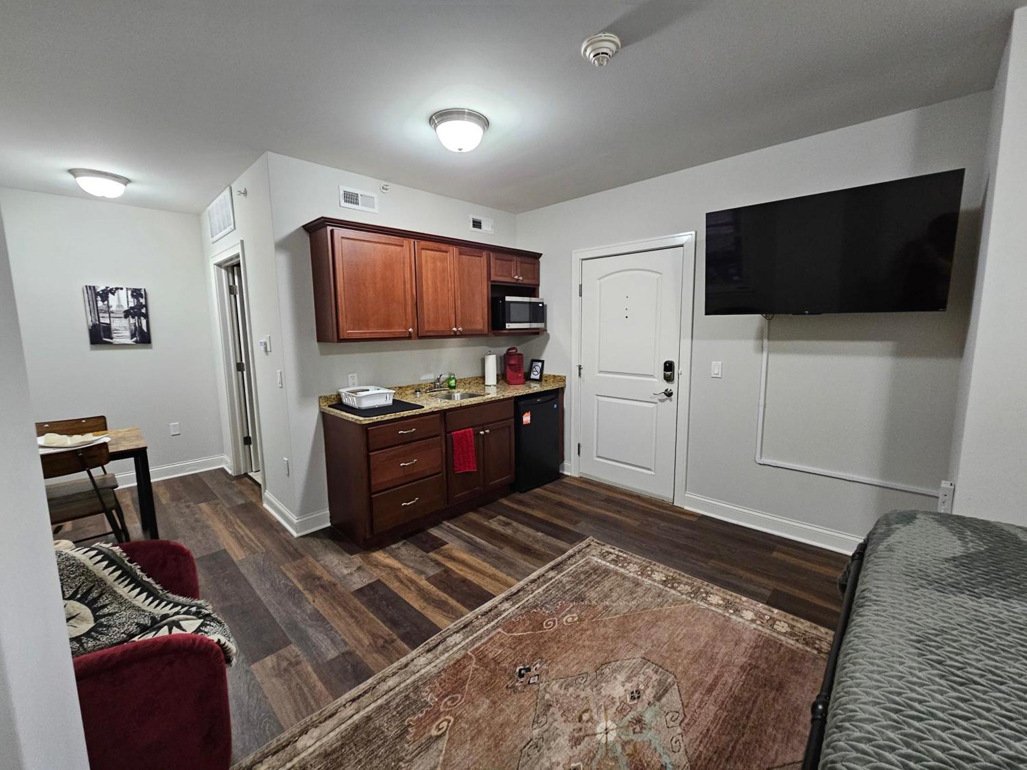 Cozy King Bed Stay At The Historic Inman - 201 Champaign Extérieur photo
